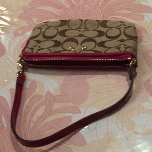 Coach Handbag WITH PINK STRAP - Picture 4 of 5